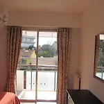 D'une A A 250 M De La Avec Jardin Clos Et Wifi Appartement Antibes