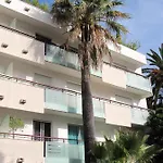 D'une A A 250 M De La Avec Jardin Clos Et Wifi * Antibes