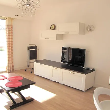 Moderne A 50 M² Vue Sur Jardin Apartment *