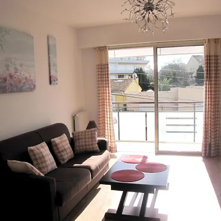 Moderne A 50 M² Vue Sur Jardin * Antibes