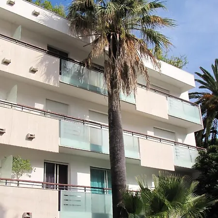 Moderne A 50 M² Vue Sur Jardin * Antibes