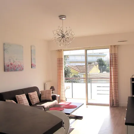 Moderne A 50 M² Vue Sur Jardin Apartment