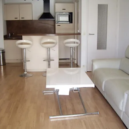 Moderne A 50 M² Vue Sur Jardin Apartment *