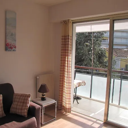 D'une A A 250 M De La Avec Jardin Clos Et Wifi * Antibes
