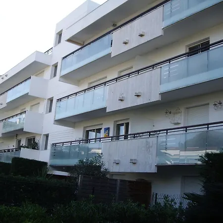 D'une A A 250 M De La Avec Jardin Clos Et Wifi *