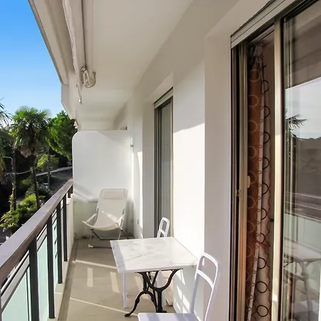 D'une A A 250 M De La Avec Jardin Clos Et Wifi * Antibes