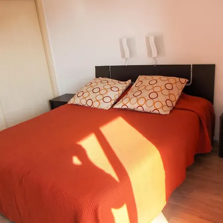 D'une A A 250 M De La Avec Jardin Clos Et Wifi Appartement *
