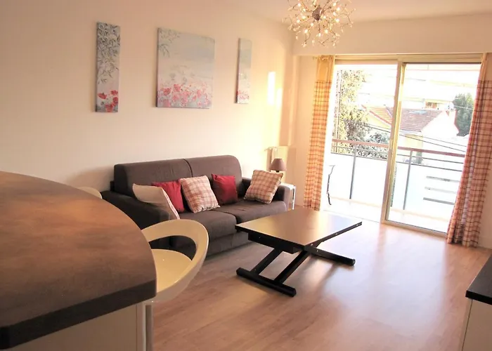 Moderne A - 50 M² - Vue Sur Jardin Lägenhet Antibes