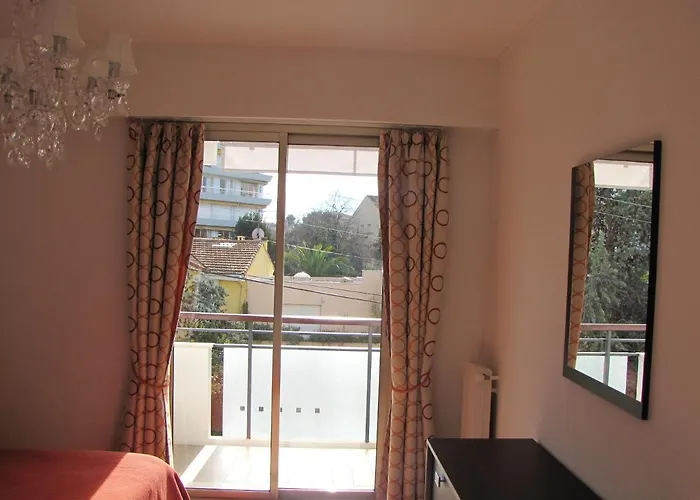 Moderne A - 50 M² - Vue Sur Jardin Apartment Antibes