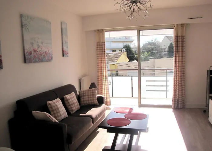 Moderne A - 50 M² - Vue Sur Jardin * Antibes