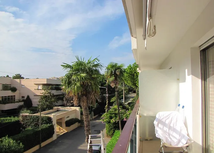 Lägenhet Moderne A - 50 M² - Vue Sur Jardin Antibes